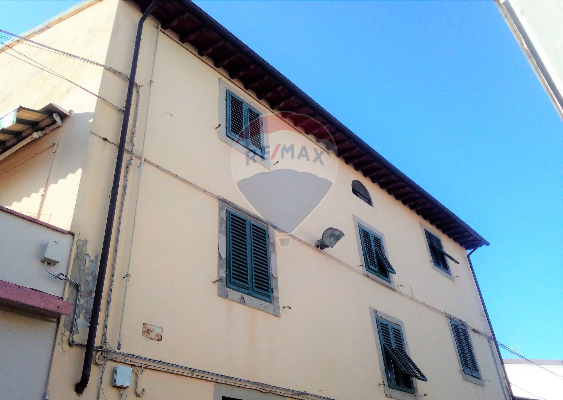 Appartamento in vendita a Empoli, 4 locali, zona Località: Centro, prezzo € 70.000 | PortaleAgenzieImmobiliari.it