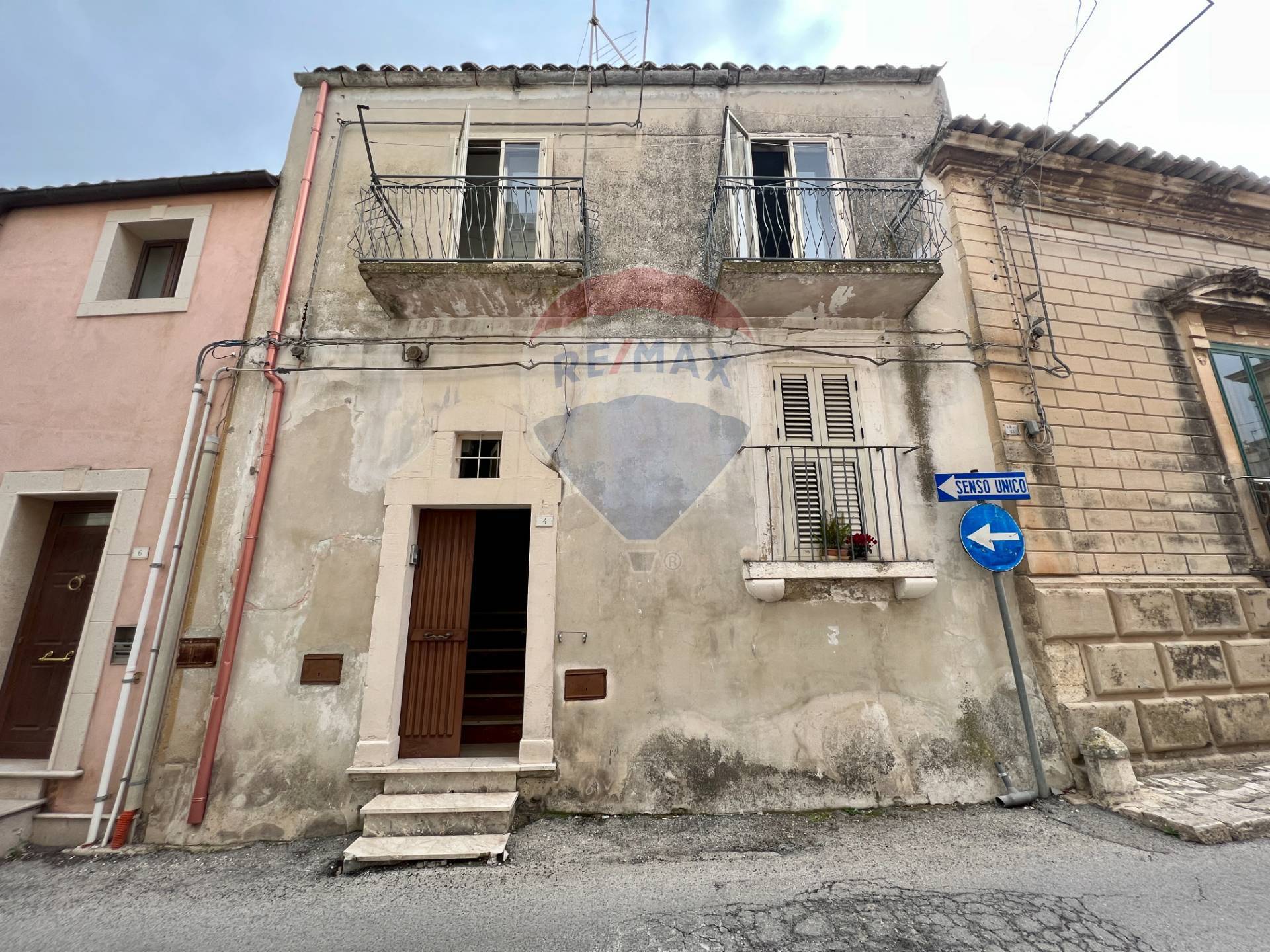 Appartamento in vendita a Chiaramonte Gulfi, 3 locali, prezzo € 28.000 | CambioCasa.it