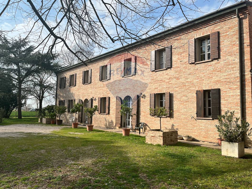 Villa Bifamiliare in vendita a Ferrara, 14 locali, zona colino, prezzo € 690.000 | PortaleAgenzieImmobiliari.it