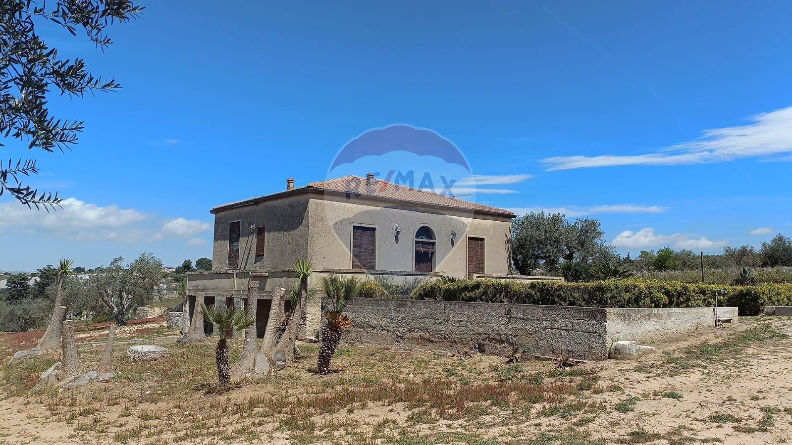 Villa in vendita a Chiaramonte Gulfi, 5 locali, zona Zona: Roccazzo, prezzo € 120.000 | CambioCasa.it