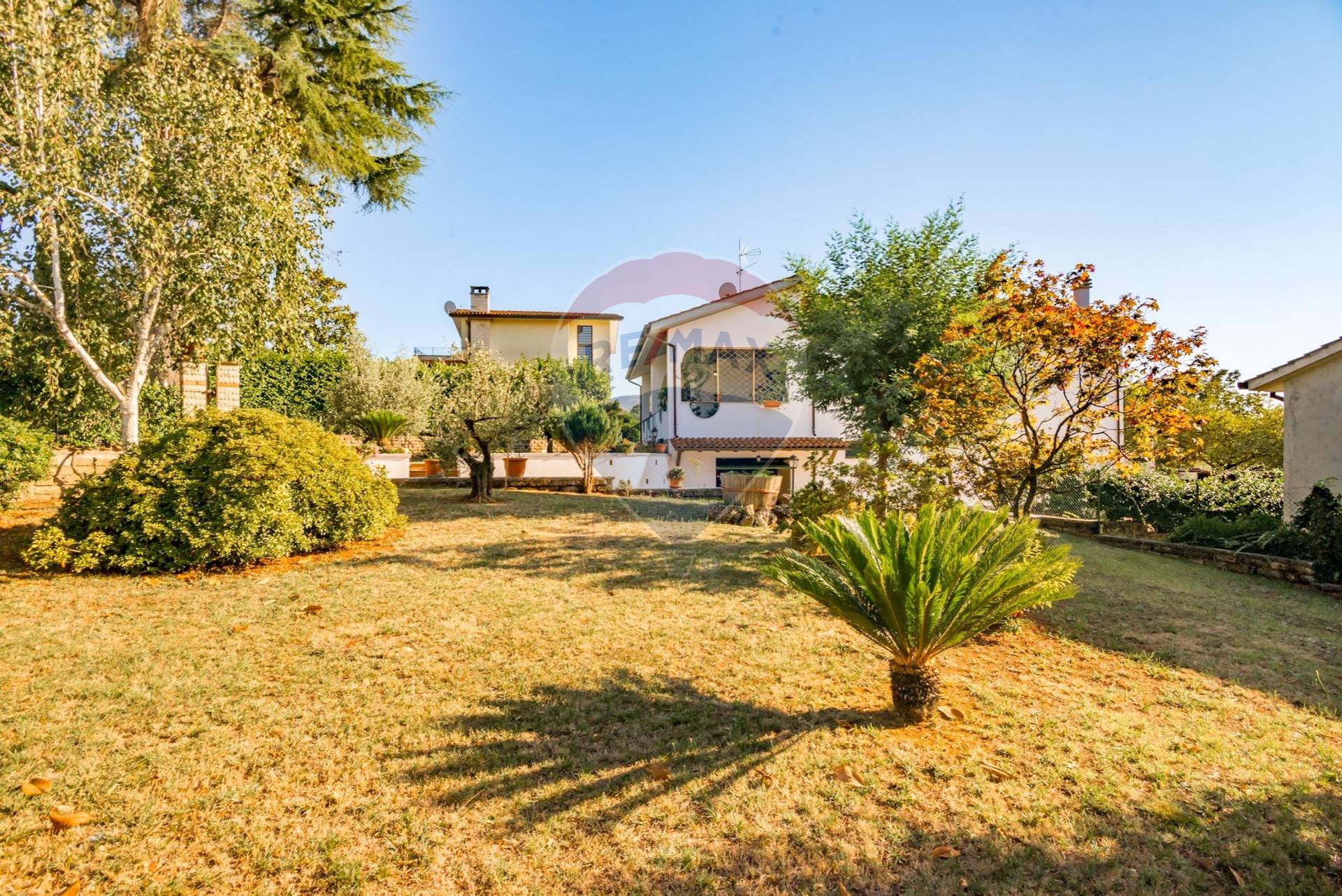 Villa in vendita a Artena, 7 locali, zona Zona: Colubro, prezzo € 299.000 | CambioCasa.it