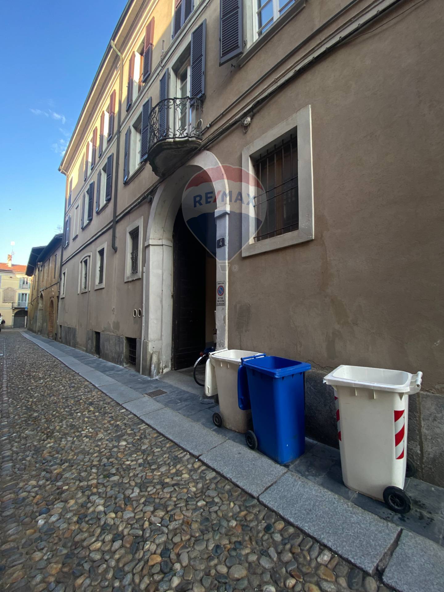 Appartamento in vendita a Pavia, 3 locali, zona Località: CentroStorico, prezzo € 310.000 | PortaleAgenzieImmobiliari.it