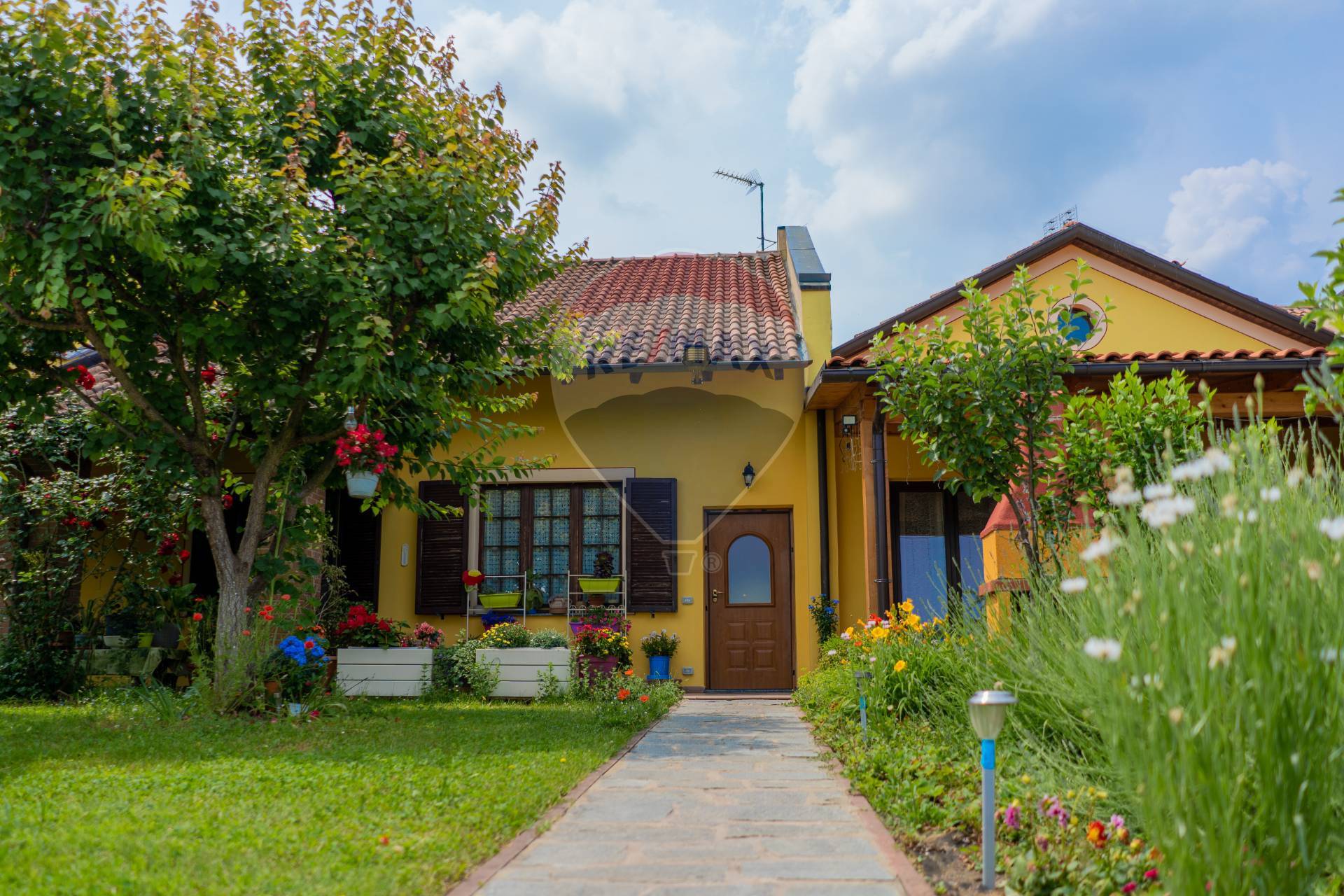 Villa Bifamiliare in vendita a Quargnento, 9 locali, prezzo € 340.000 | CambioCasa.it