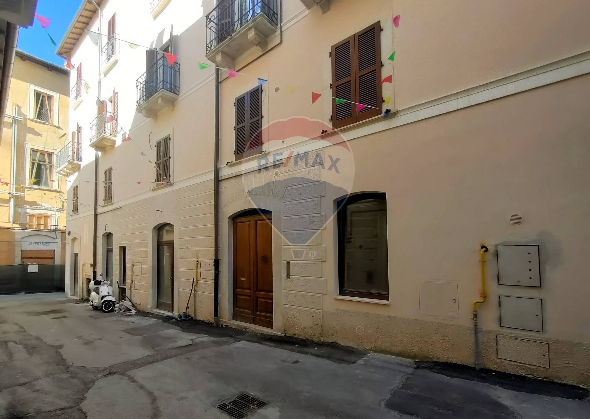 Appartamento in vendita a L'Aquila, 4 locali, zona Località: Centrostorico, prezzo € 320.000 | PortaleAgenzieImmobiliari.it