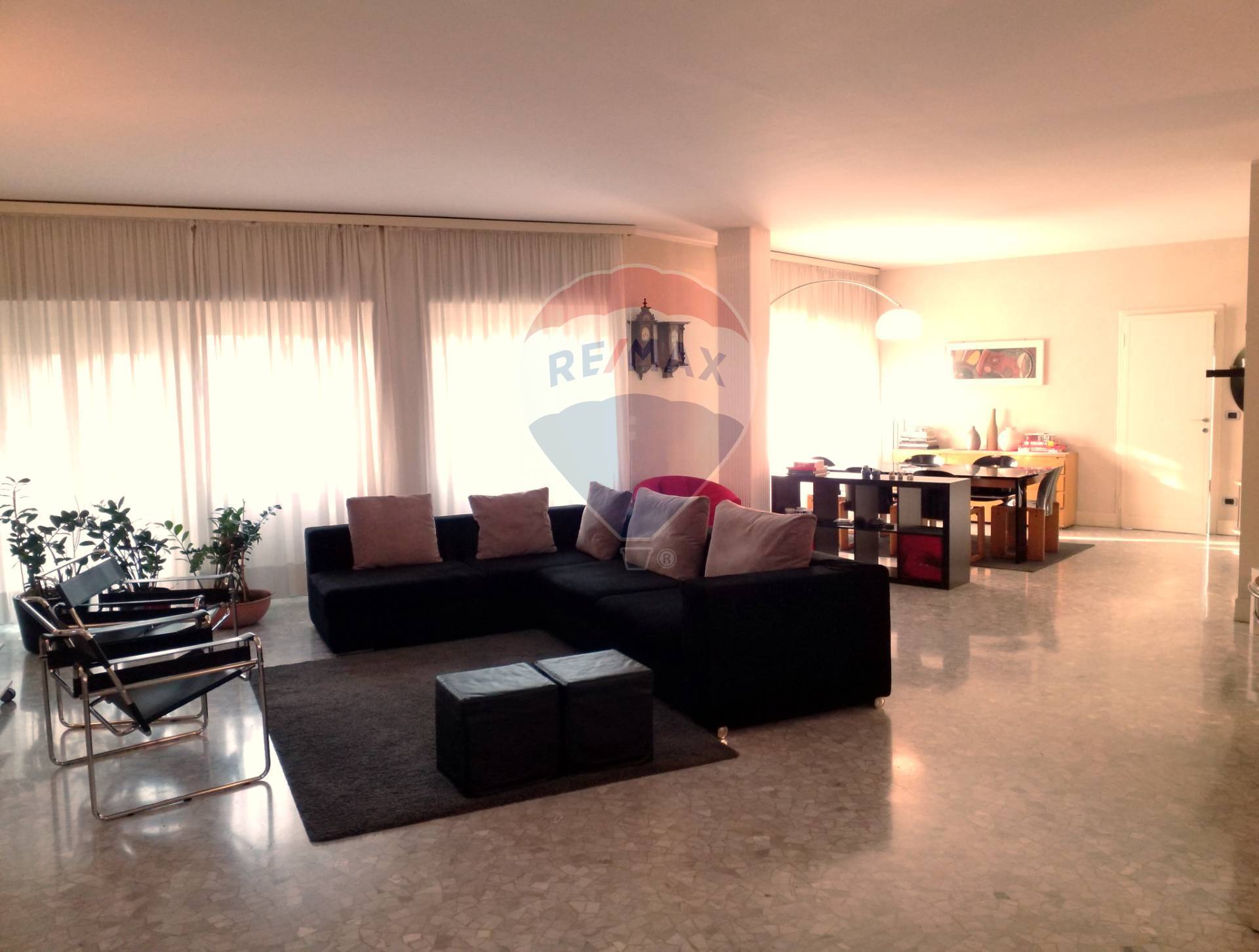 Villa Bifamiliare in vendita a Vigevano, 8 locali, prezzo € 248.000 | PortaleAgenzieImmobiliari.it