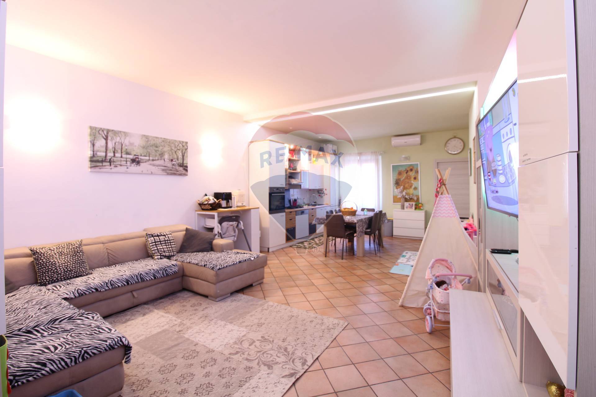 Appartamento in vendita a Empoli, 5 locali, zona Località: Centro, prezzo € 165.000 | PortaleAgenzieImmobiliari.it