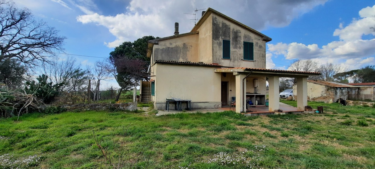 Rustico / Casale in vendita a Magliano in Toscana, 7 locali, prezzo € 500.000 | CambioCasa.it