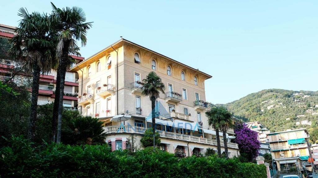 Albergo in vendita a Rapallo, 30 locali, prezzo € 3.800.000 | PortaleAgenzieImmobiliari.it