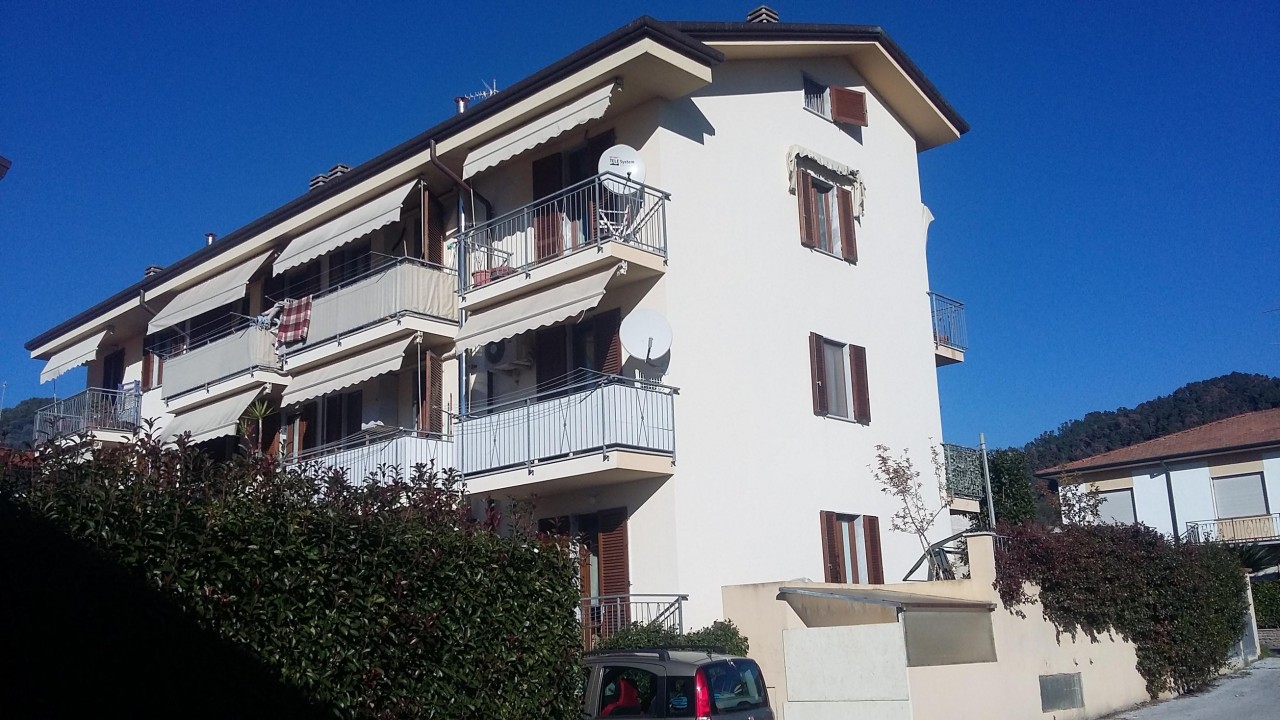 Appartamento in vendita a Massarosa, 5 locali, prezzo € 170.000 | PortaleAgenzieImmobiliari.it