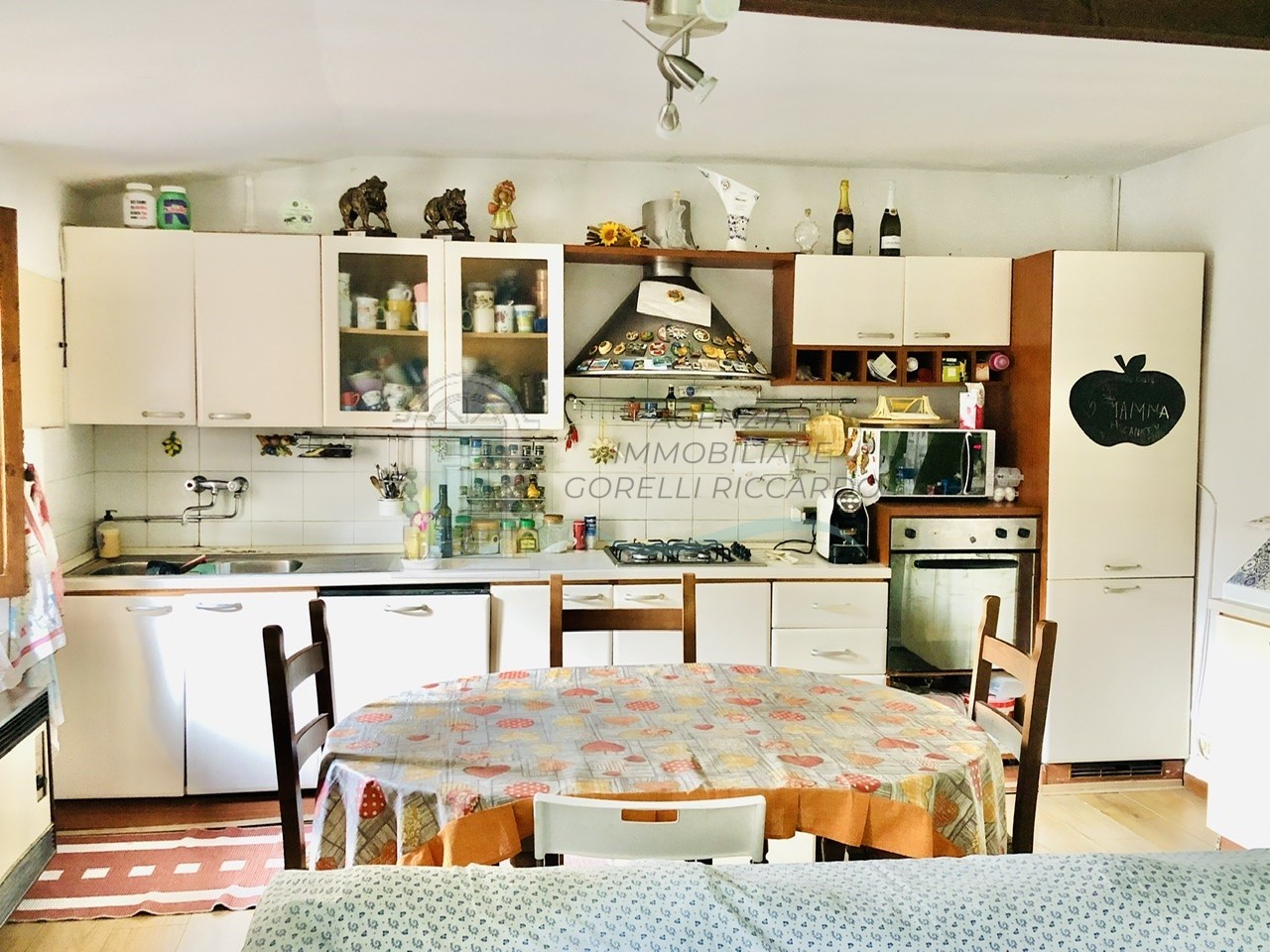 Appartamento in vendita a Colle di Val d'Elsa, 4 locali, prezzo € 110.000 | PortaleAgenzieImmobiliari.it