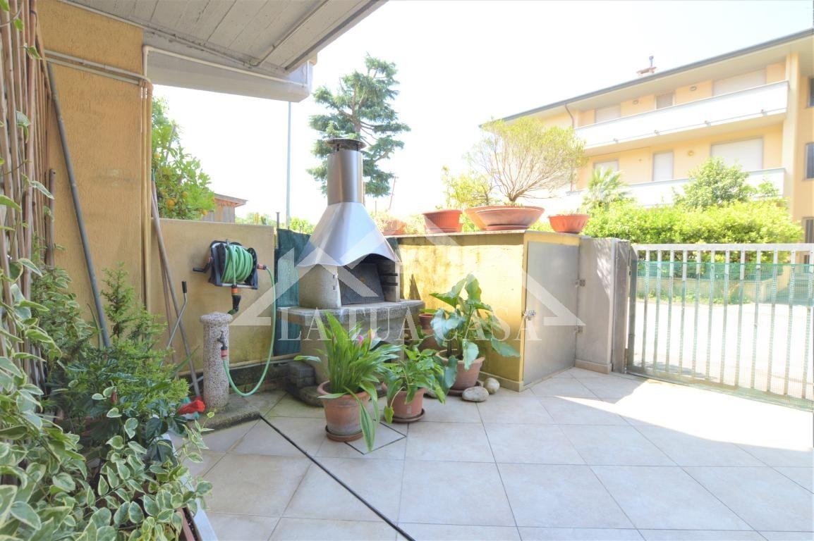 Villa a Schiera in vendita a Viareggio, 4 locali, prezzo € 220.000 | PortaleAgenzieImmobiliari.it