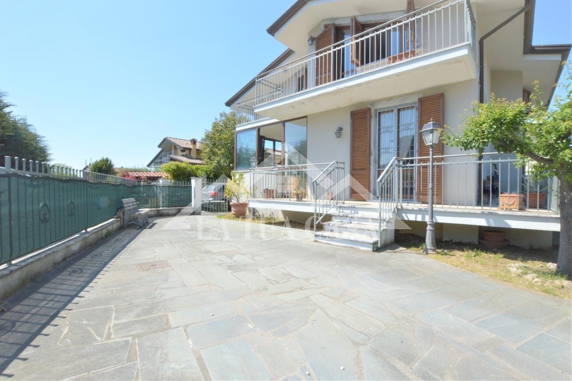Villa in vendita a Massarosa, 7 locali, prezzo € 410.000 | PortaleAgenzieImmobiliari.it