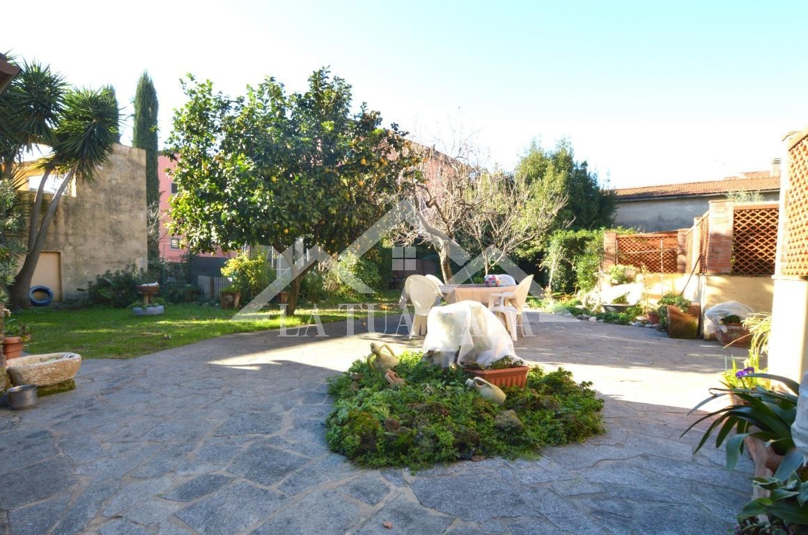 Villa Bifamiliare in vendita a Massarosa, 6 locali, prezzo € 320.000 | PortaleAgenzieImmobiliari.it