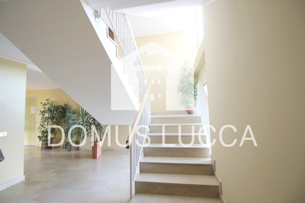 Appartamento in vendita a Lucca, 5 locali, prezzo € 200.000 | PortaleAgenzieImmobiliari.it