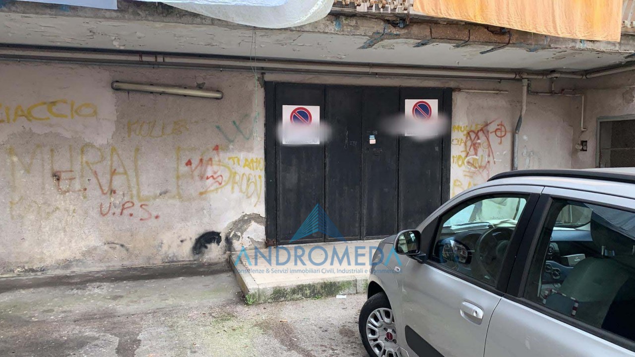 Immobile Commerciale in affitto a Napoli, 1 locali, prezzo € 1.200 | PortaleAgenzieImmobiliari.it
