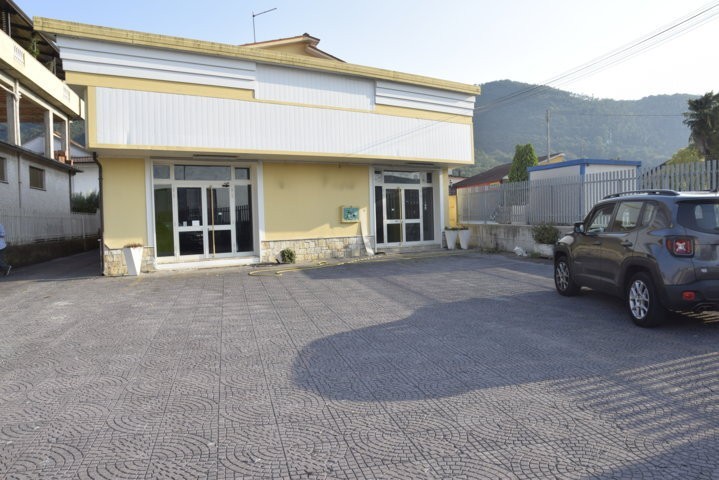 Immobile Commerciale in affitto a San Giorgio a Liri, 4 locali, prezzo € 800 | CambioCasa.it