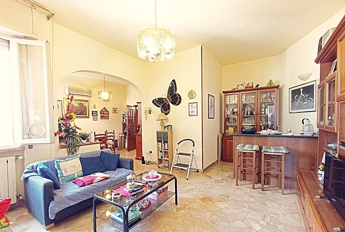 Appartamento in vendita a Pistoia, 5 locali, prezzo € 188.000 | PortaleAgenzieImmobiliari.it
