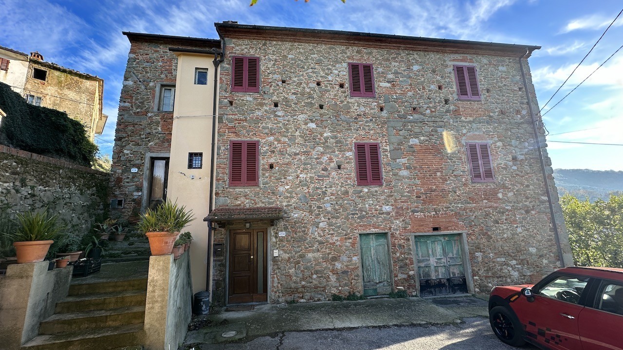 Villa in vendita a Larciano, 17 locali, prezzo € 450.000 | PortaleAgenzieImmobiliari.it