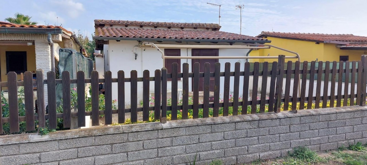 Villa in vendita a Ardea, 3 locali, prezzo € 100.000 | CambioCasa.it