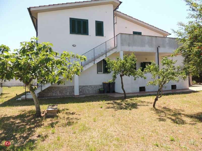 Villa in vendita a Anzio, 12 locali, prezzo € 350.000 | CambioCasa.it