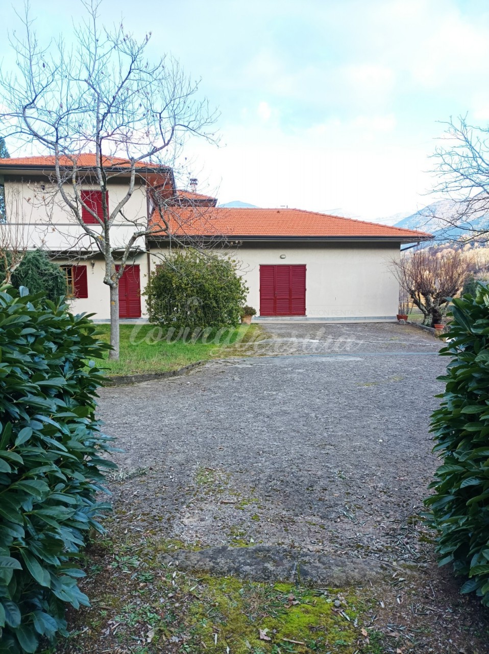 Villa in vendita a Camaiore, 8 locali, prezzo € 900.000 | PortaleAgenzieImmobiliari.it