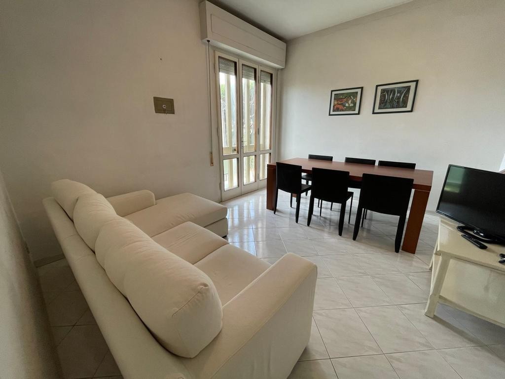 Appartamento in vendita a Camaiore, 4 locali, prezzo € 300.000 | PortaleAgenzieImmobiliari.it