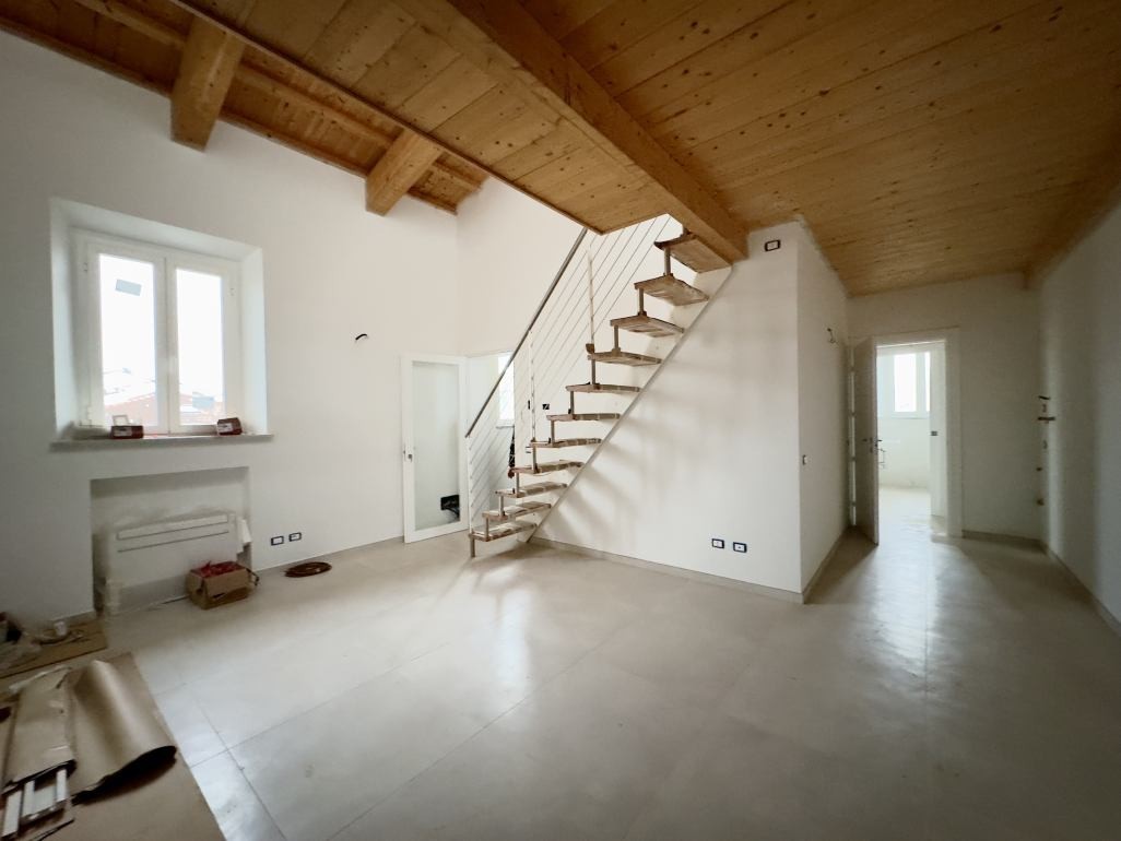 Appartamento in vendita a Viareggio, 4 locali, prezzo € 550.000 | PortaleAgenzieImmobiliari.it