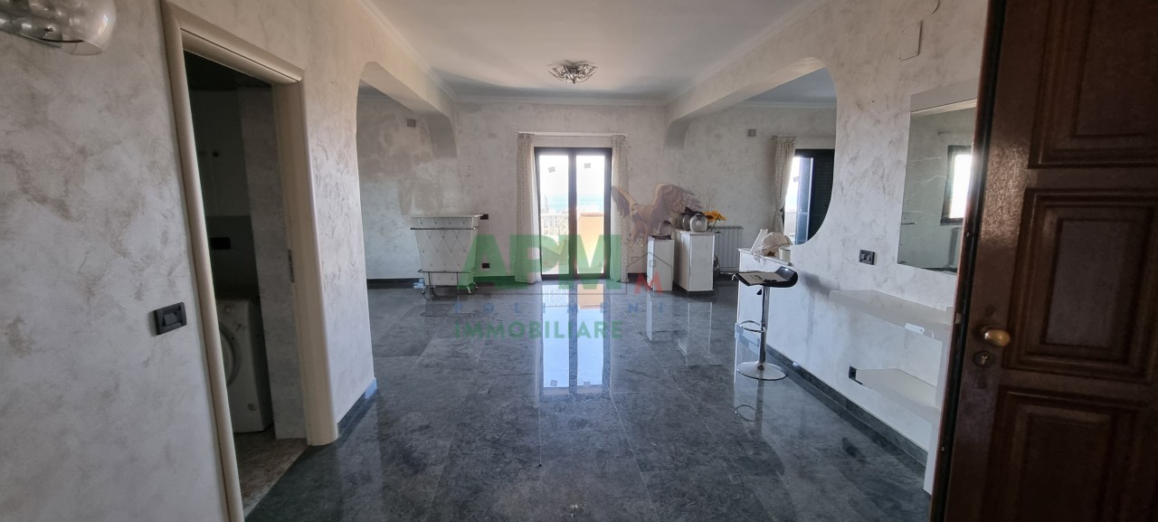 Appartamento in vendita a Reggio Calabria, 6 locali, prezzo € 185.000 | PortaleAgenzieImmobiliari.it