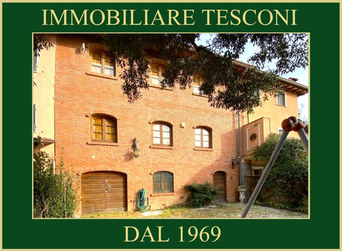Palazzo / Stabile in vendita a Camaiore, 7 locali, prezzo € 550.000 | PortaleAgenzieImmobiliari.it