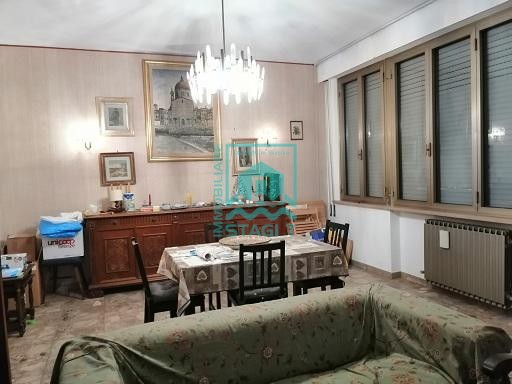 Appartamento in vendita a Camaiore, 5 locali, prezzo € 500.000 | PortaleAgenzieImmobiliari.it