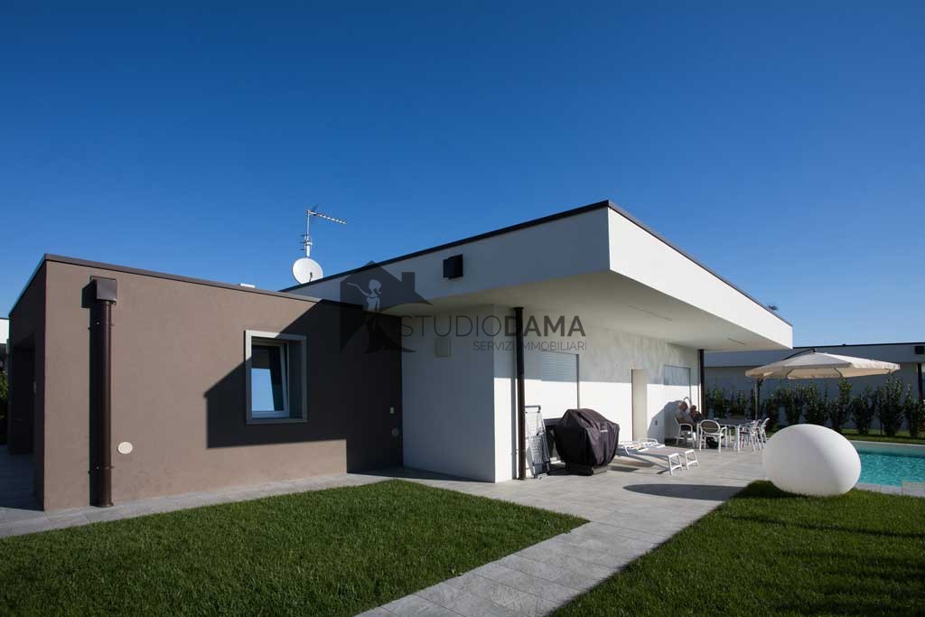 Villa in vendita a Lonato, 4 locali, prezzo € 429.000 | PortaleAgenzieImmobiliari.it