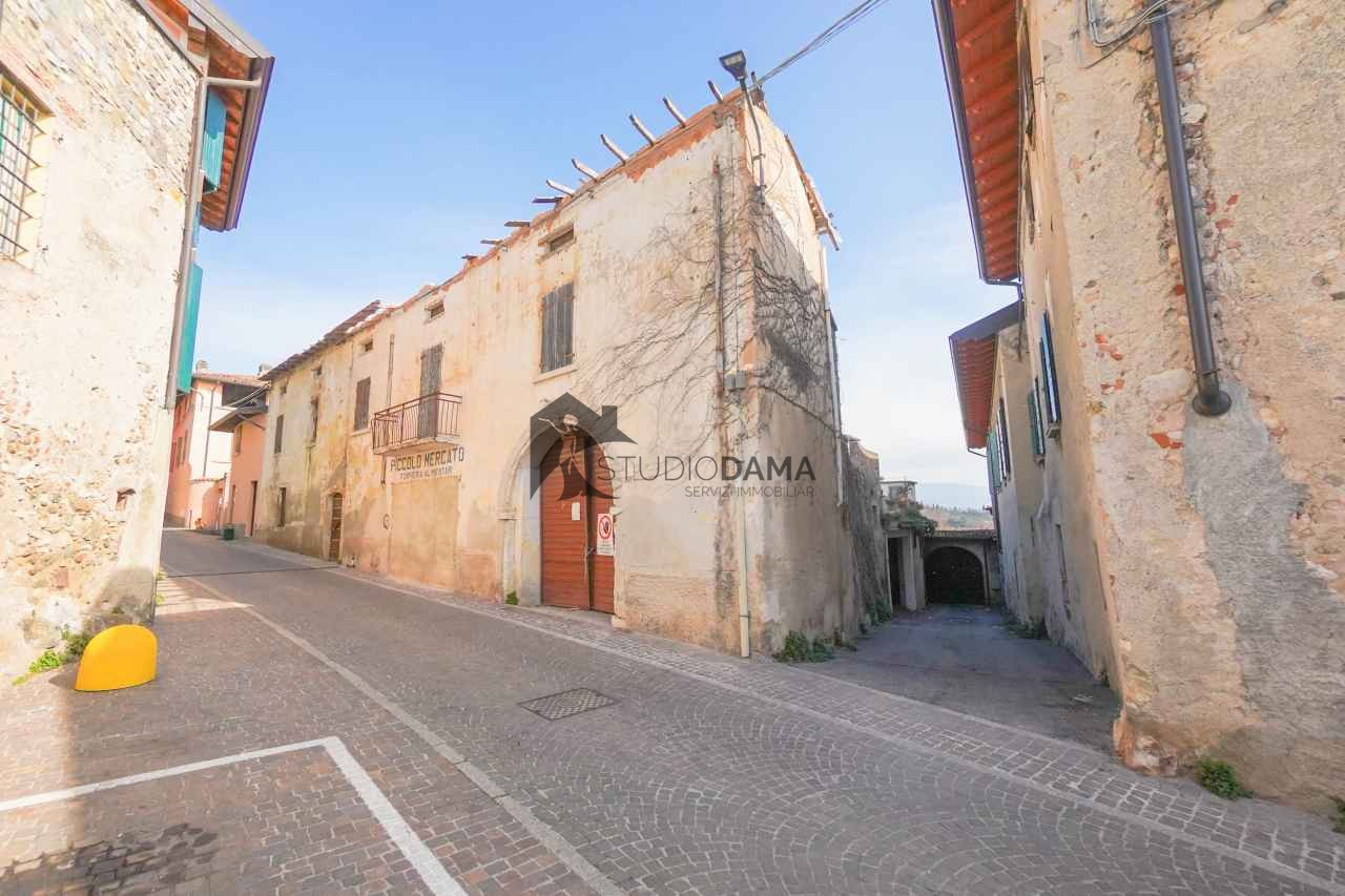 Rustico / Casale in vendita a Puegnago sul Garda, 5 locali, prezzo € 199.000 | PortaleAgenzieImmobiliari.it