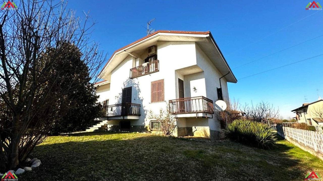 Villa in vendita a Alessandria, 8 locali, prezzo € 280.000 | PortaleAgenzieImmobiliari.it