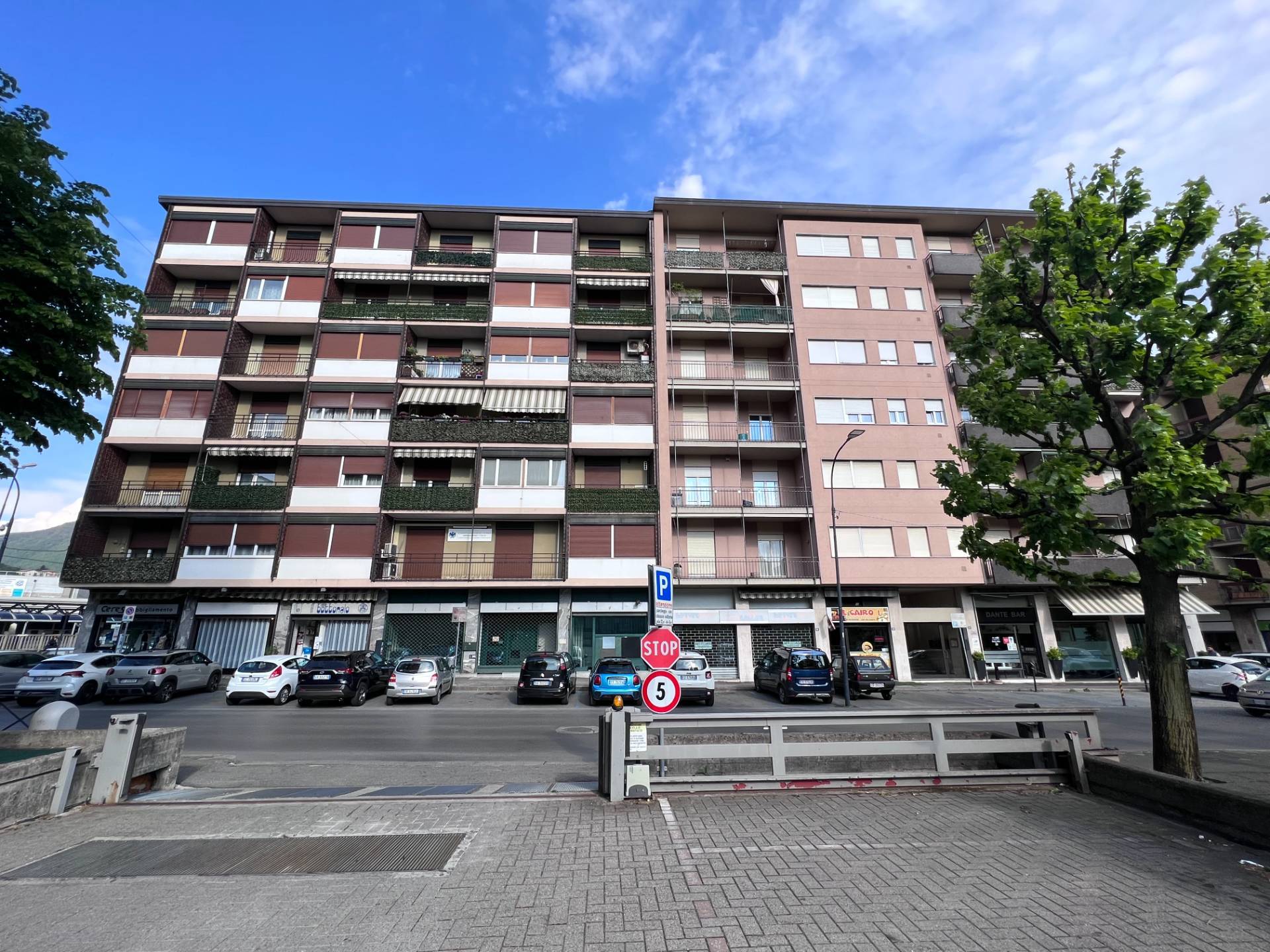 Appartamento in vendita a Erba, 3 locali, prezzo € 95.000 | CambioCasa.it