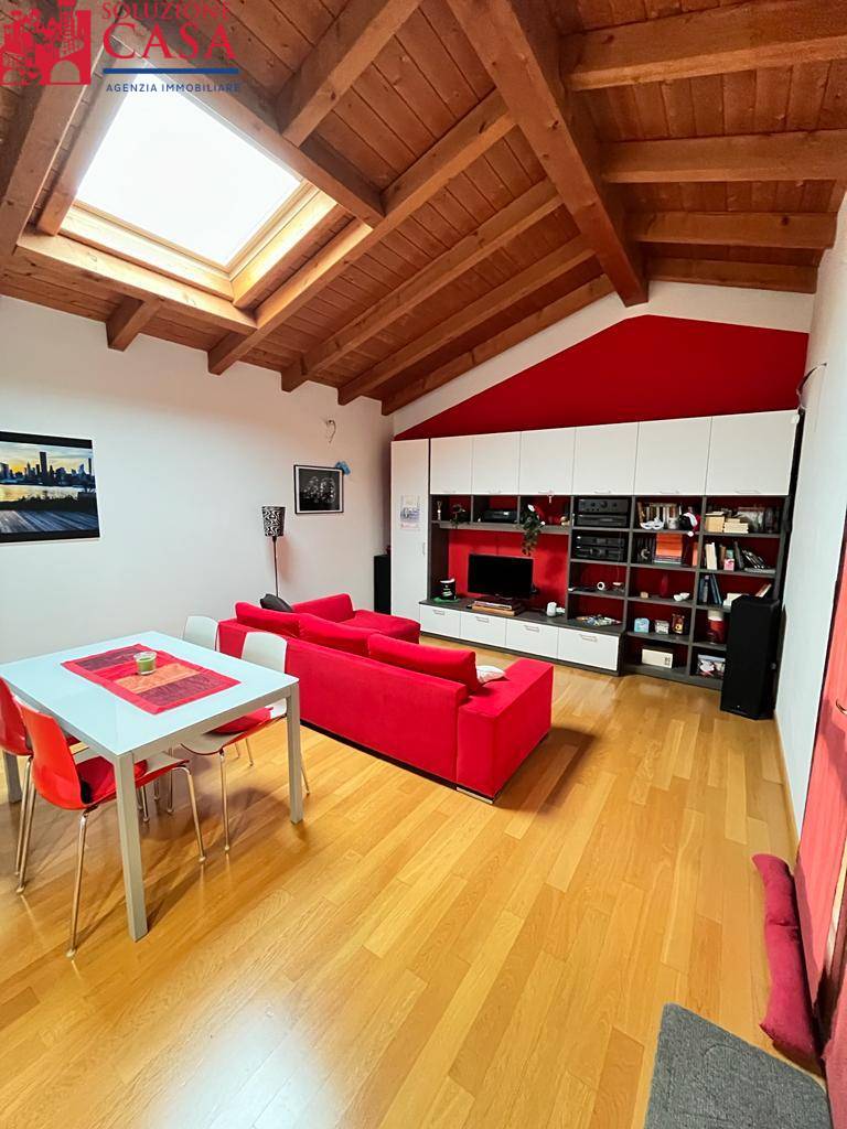 Appartamento in vendita a Cento, 5 locali, zona zzo, prezzo € 189.000 | PortaleAgenzieImmobiliari.it