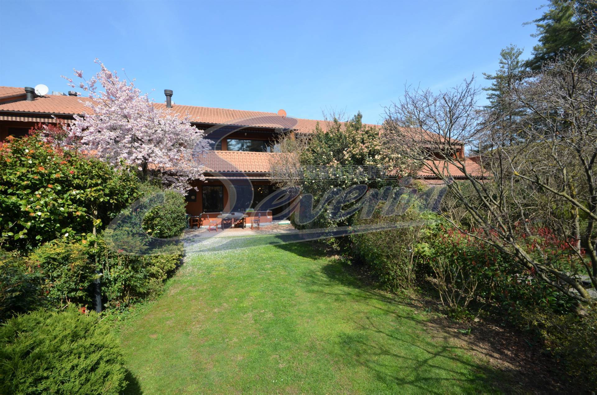 Villa a Schiera in vendita a Cassina Rizzardi, 5 locali, prezzo € 880.000 | CambioCasa.it