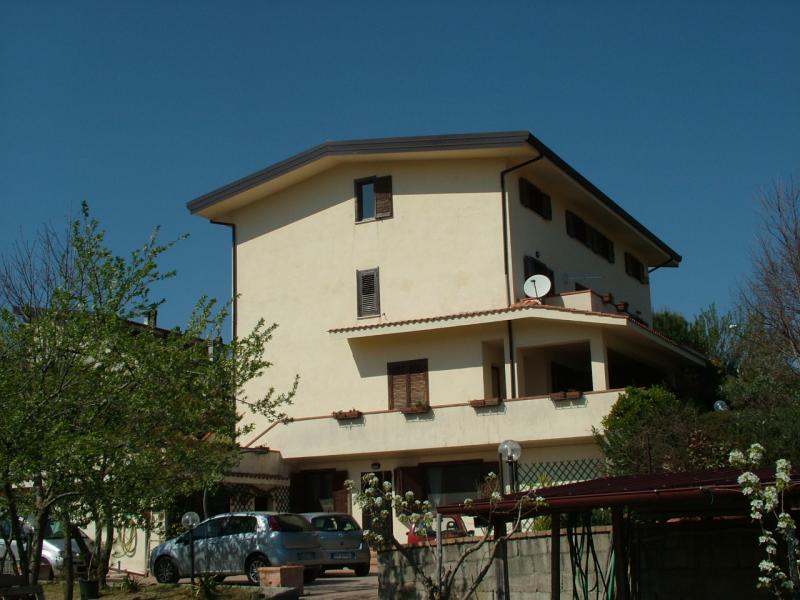 Villa in vendita a Mendicino, 6 locali, Trattative riservate | PortaleAgenzieImmobiliari.it