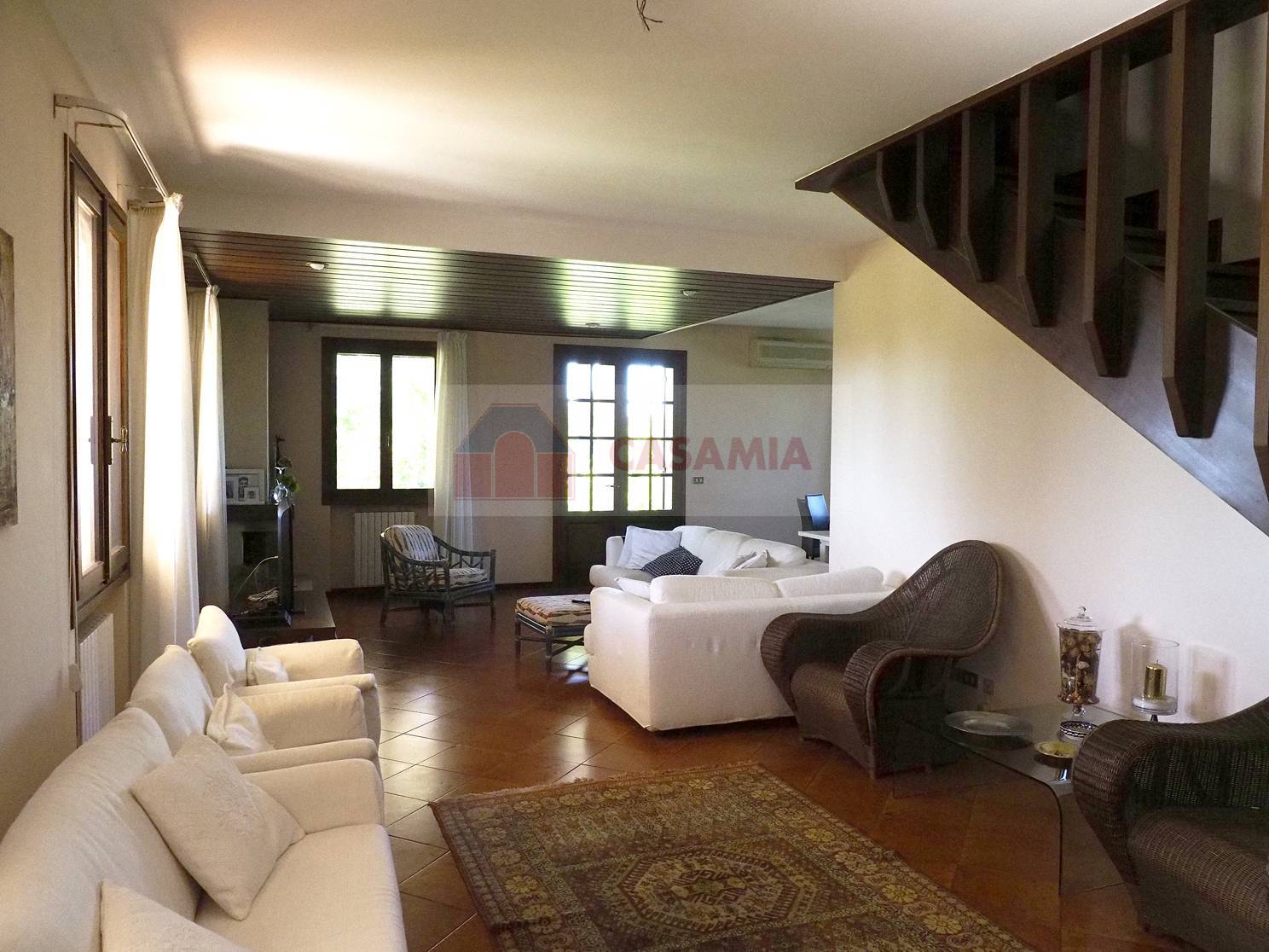 Villa in vendita a Fontanelle, 13 locali, zona Località: Centro, prezzo € 500.000 | PortaleAgenzieImmobiliari.it