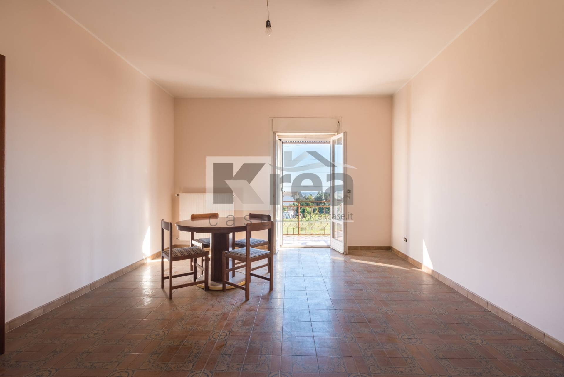 Appartamento in vendita a Lanuvio, 4 locali, zona Zona: Campoleone, prezzo € 109.000 | CambioCasa.it