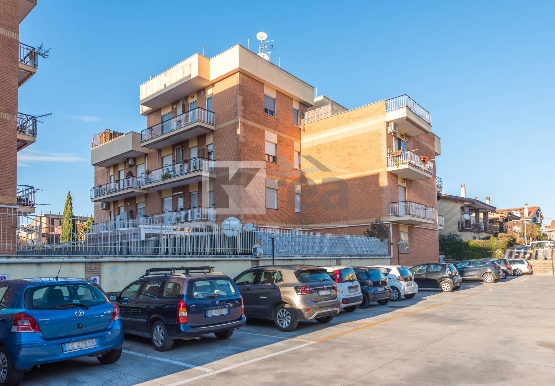 Appartamento in vendita a Ciampino, 2 locali, zona Località: MuradeiFrancesi, prezzo € 159.000 | CambioCasa.it