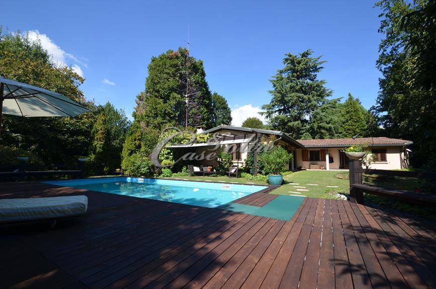 Villa in vendita a Carimate, 10 locali, zona Località: Chiocciola, prezzo € 600.000 | PortaleAgenzieImmobiliari.it