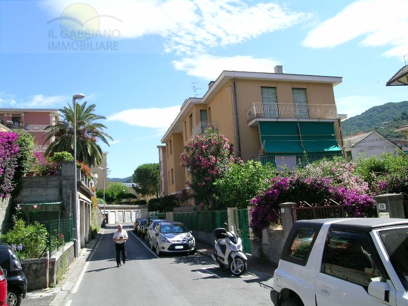 Appartamento in affitto a Recco, 4 locali, zona Località: Centrale, prezzo € 650 | PortaleAgenzieImmobiliari.it