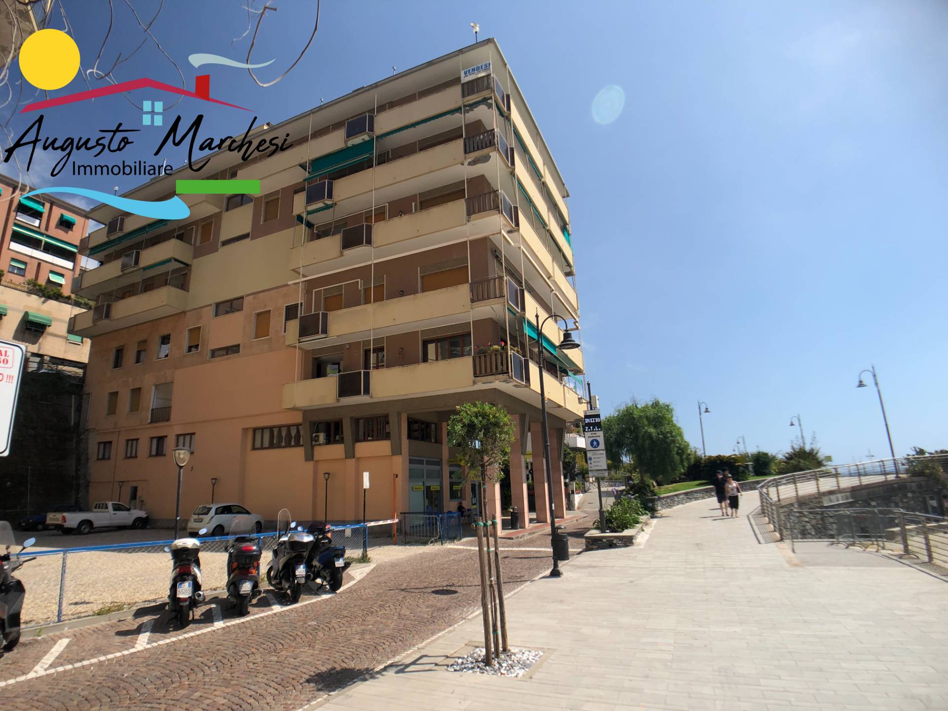 Appartamento in affitto a Recco, 4 locali, zona Località: Lungomare, prezzo € 800 | PortaleAgenzieImmobiliari.it