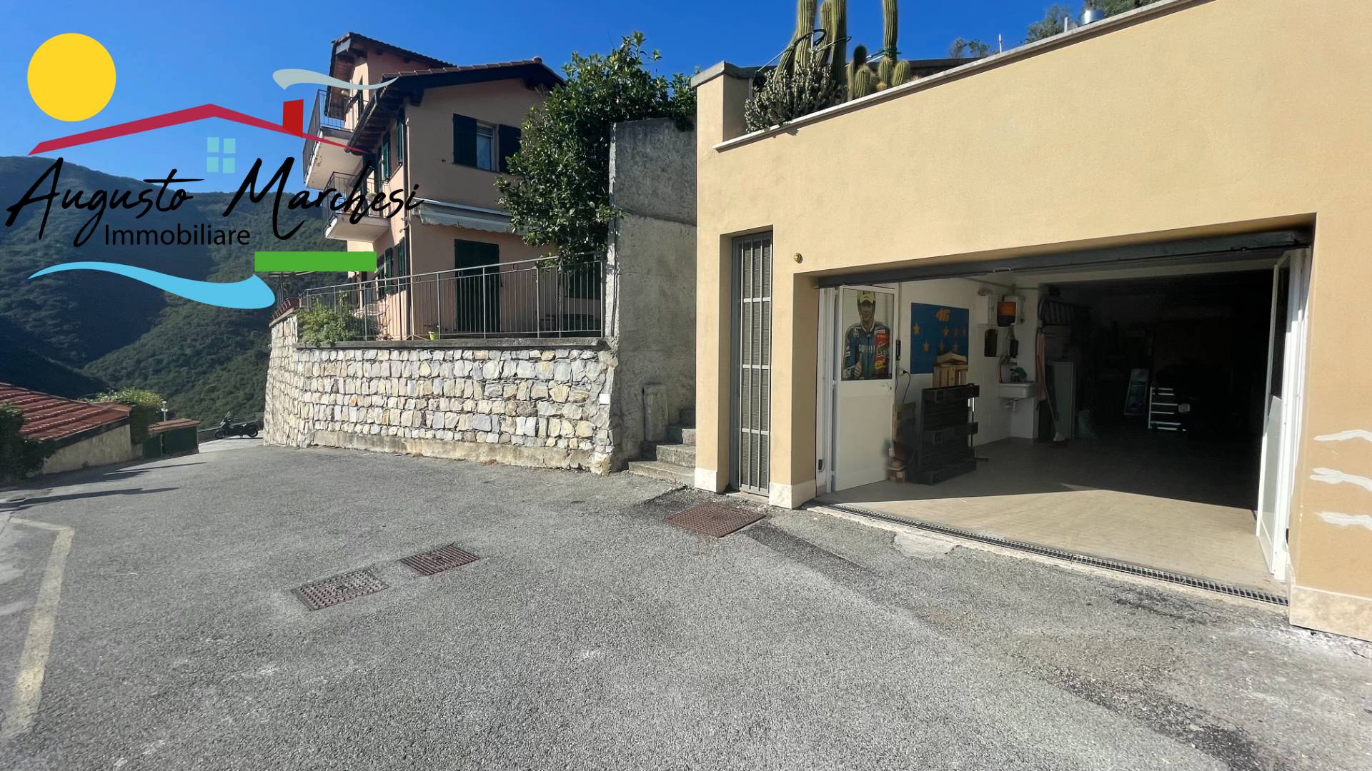 Box / Garage in vendita a Avegno - Zona: Testana