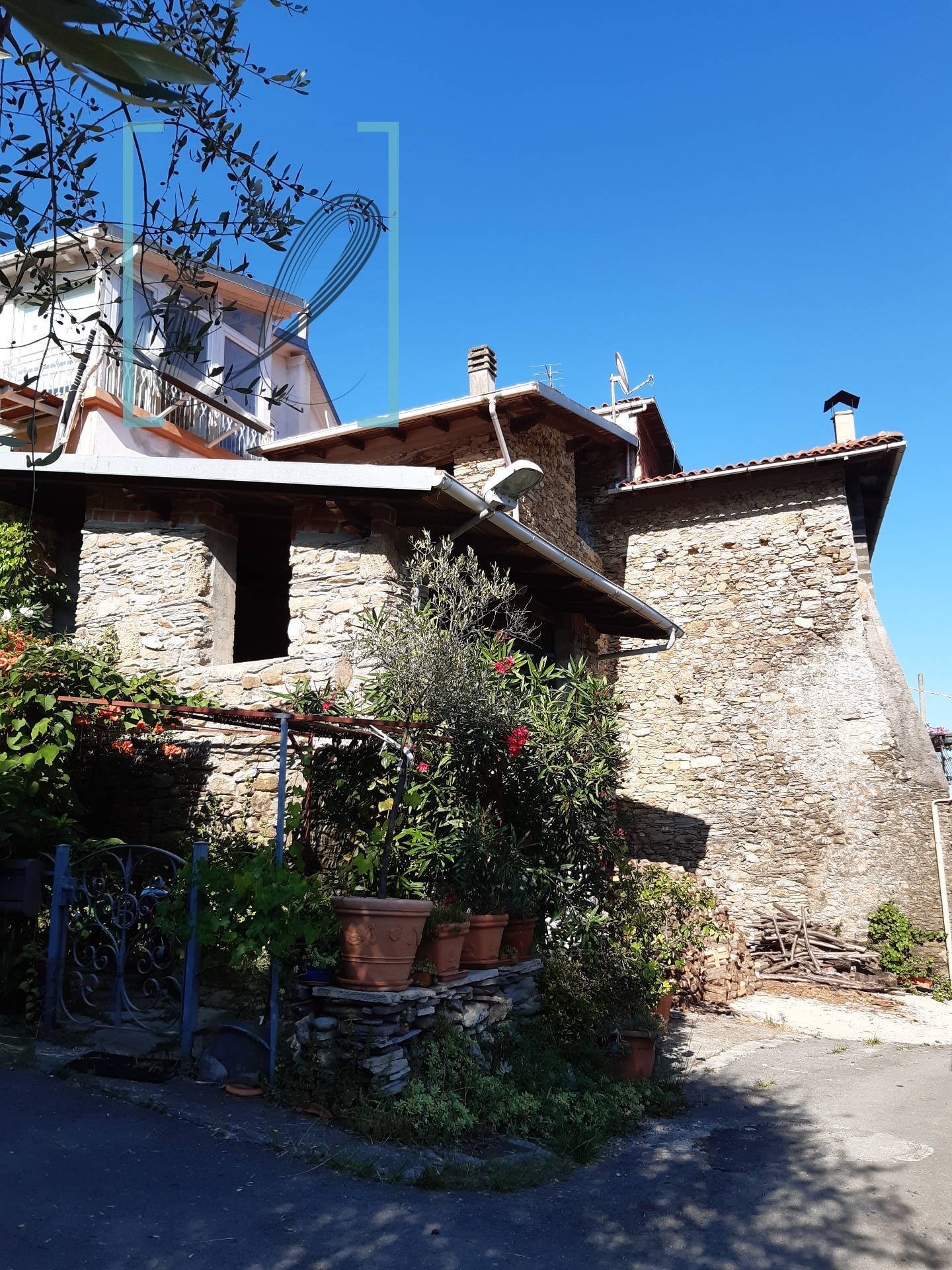 Rustico / Casale in vendita a Ranzo, 5 locali, prezzo € 160.000 | PortaleAgenzieImmobiliari.it