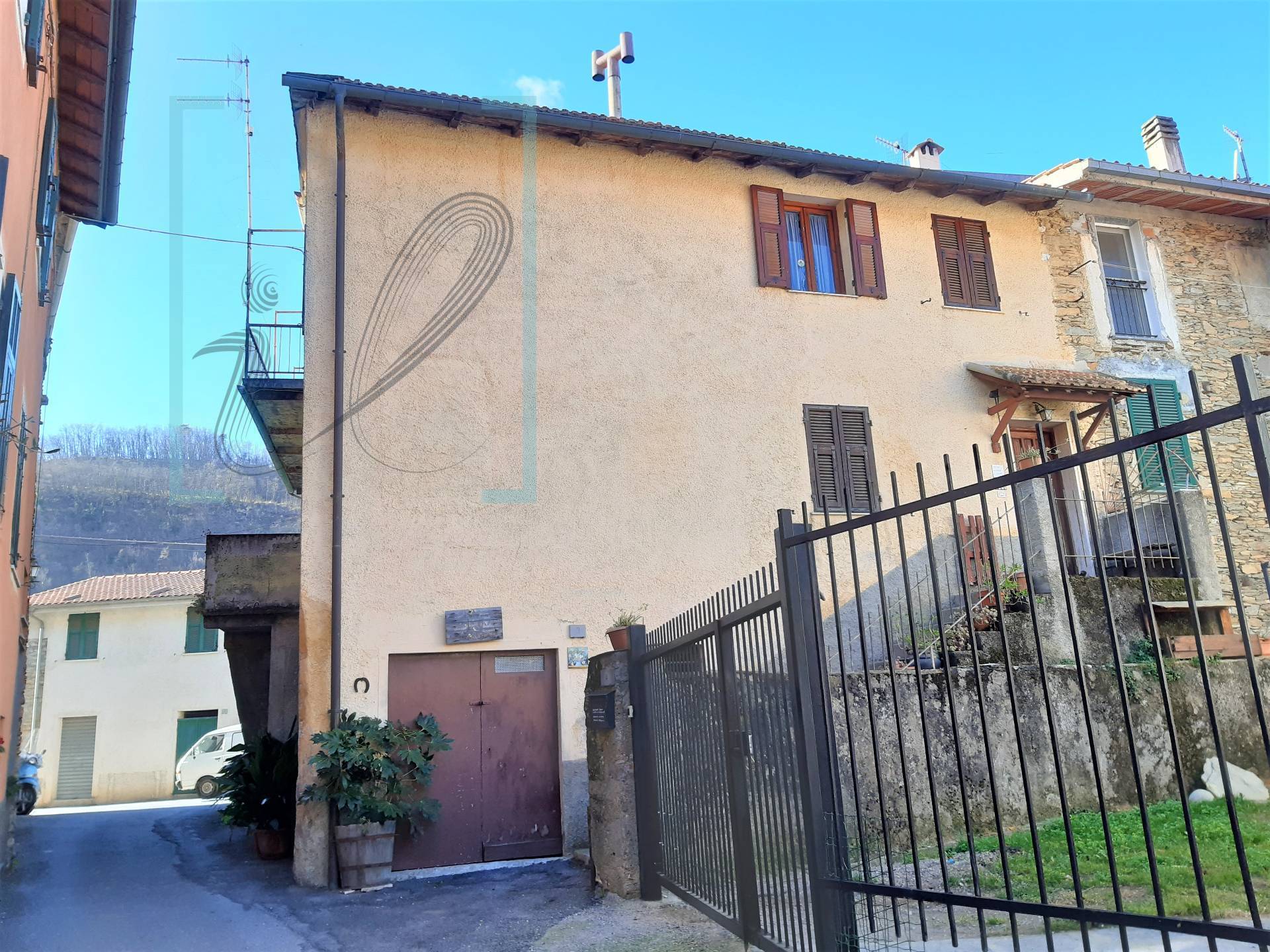 Rustico / Casale in vendita a Borghetto d'Arroscia, 3 locali, zona rone, prezzo € 38.000 | PortaleAgenzieImmobiliari.it