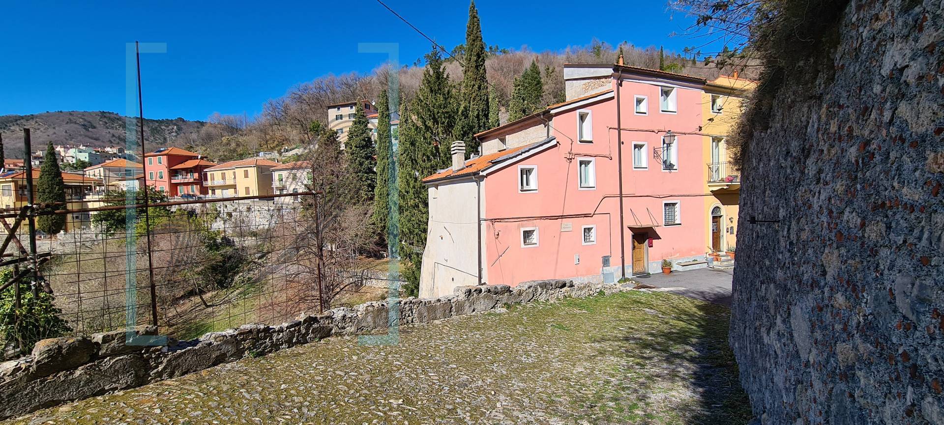 Rustico / Casale in vendita a Balestrino, 10 locali, zona o, prezzo € 240.000 | PortaleAgenzieImmobiliari.it