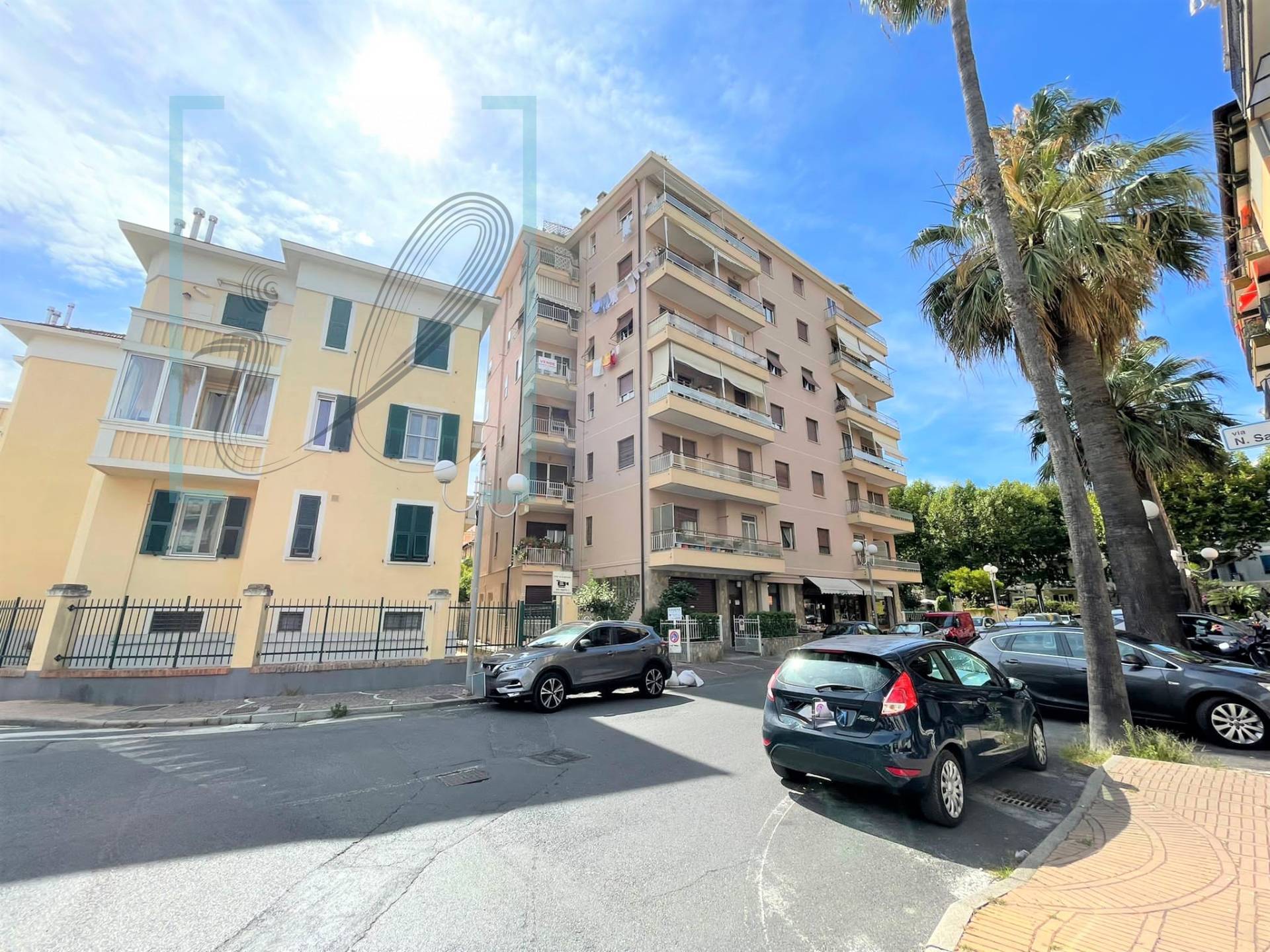 Appartamento in vendita a Albenga, 4 locali, prezzo € 240.000 | CambioCasa.it