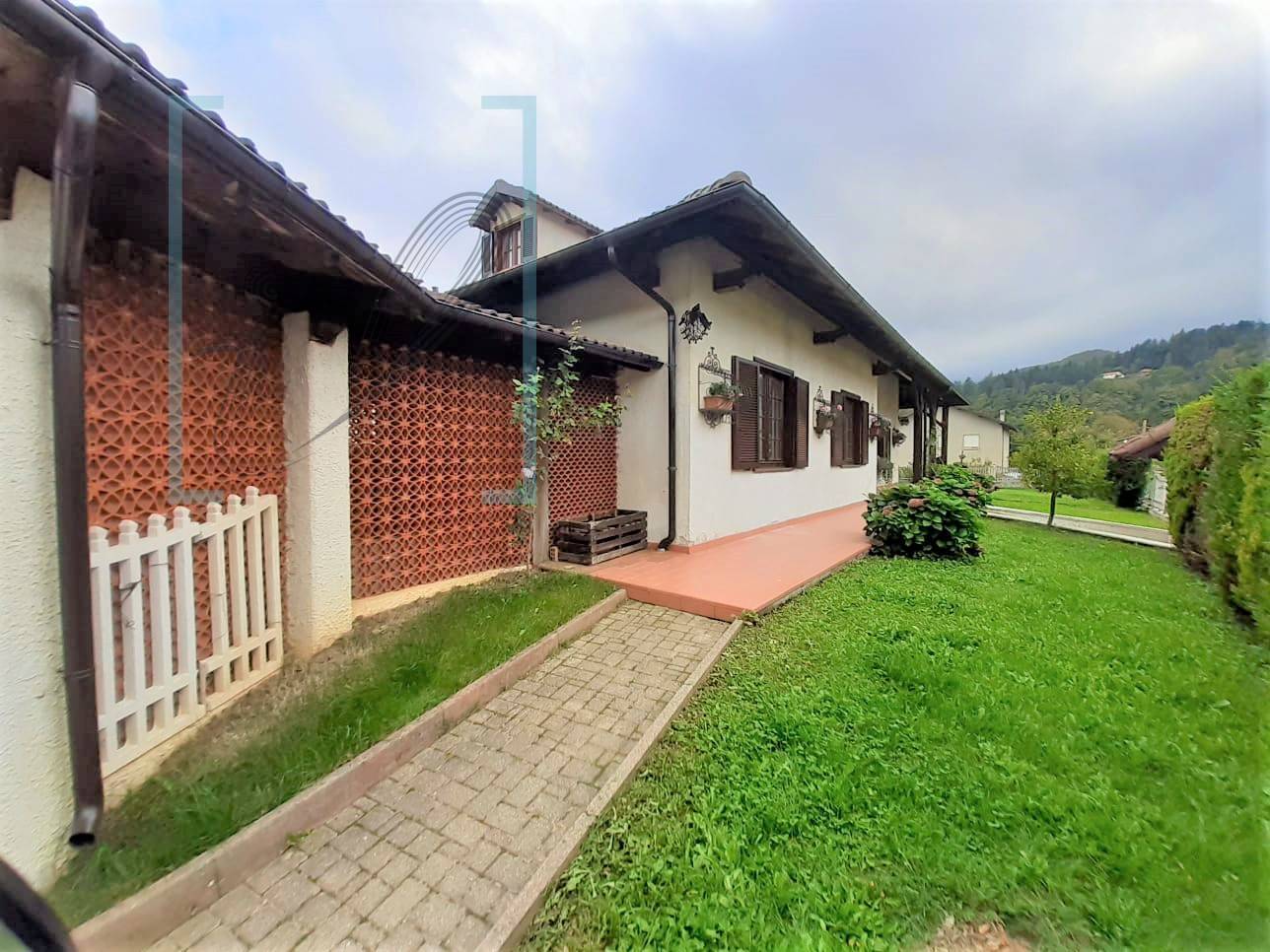 Villa in vendita a Calizzano, 5 locali, prezzo € 300.000 | PortaleAgenzieImmobiliari.it