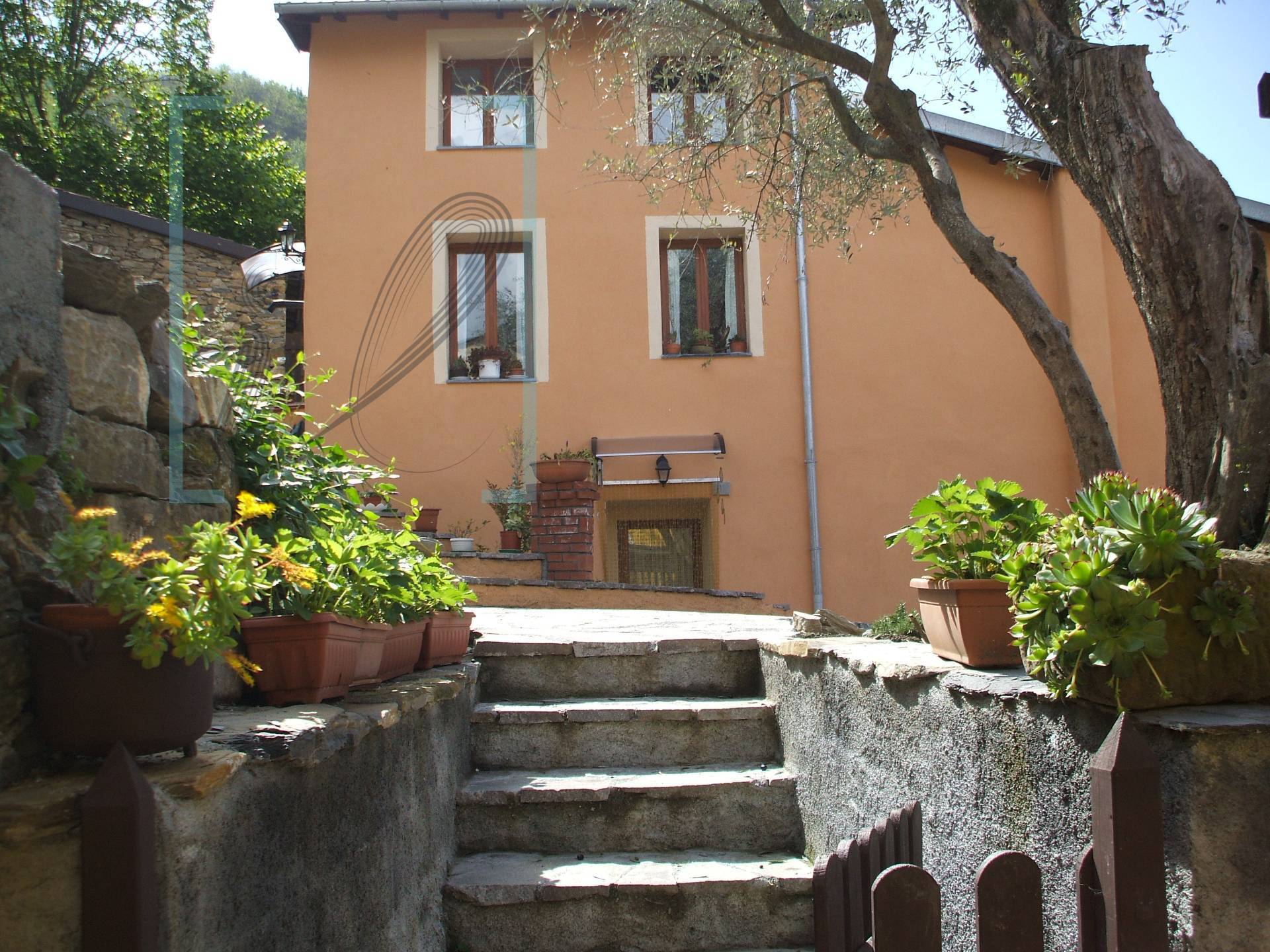 Rustico / Casale in vendita a Borghetto d'Arroscia, 4 locali, prezzo € 90.000 | PortaleAgenzieImmobiliari.it